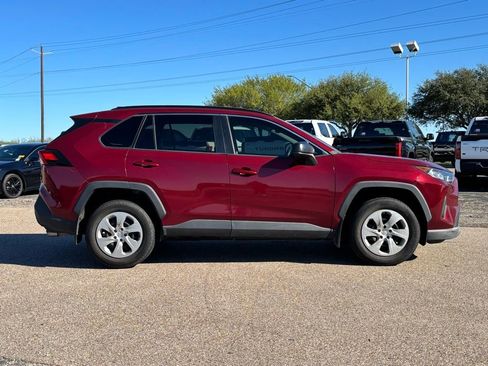 Used 2019 Toyota RAV4 LE image 4