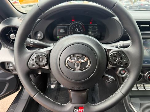New 2025 Toyota GR86 image 17