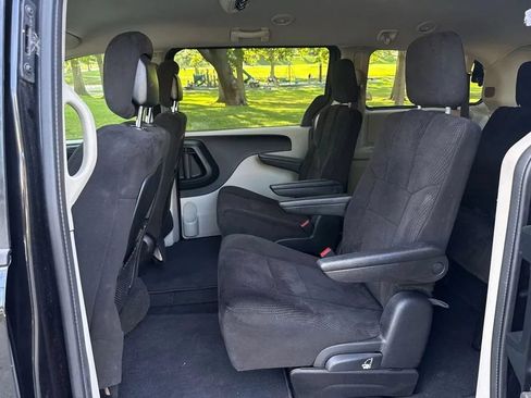 Used 2013 Dodge Grand Caravan FWD image 24