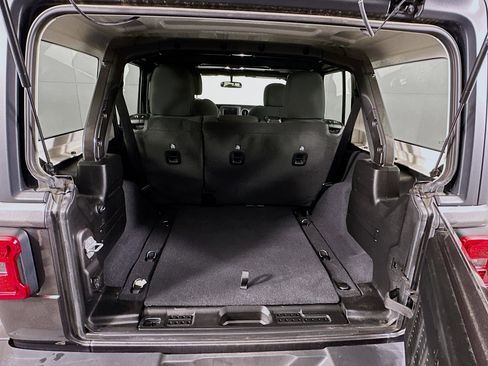 Used 2021 Jeep Wrangler Sport S image 28
