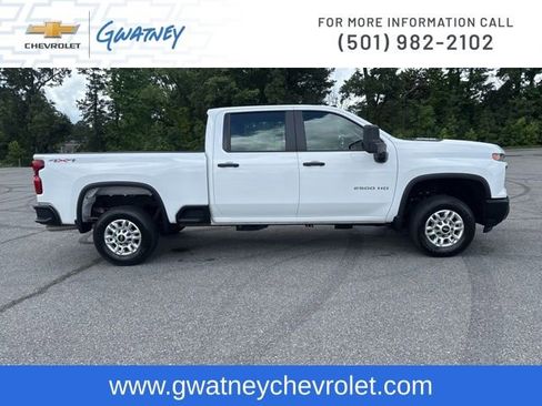 Used 2026 Chevrolet Silverado 2500 W/T AWD/4WD image 4