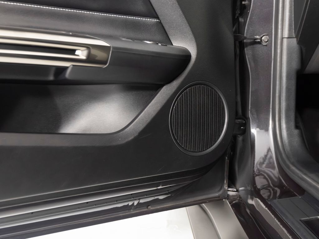 Used 2022 Ford Mustang Shelby GT500 w/ Carbon Fiber Track Pack RWD image 11