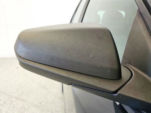 Used 2020 Chevrolet Equinox LS FWD image 18
