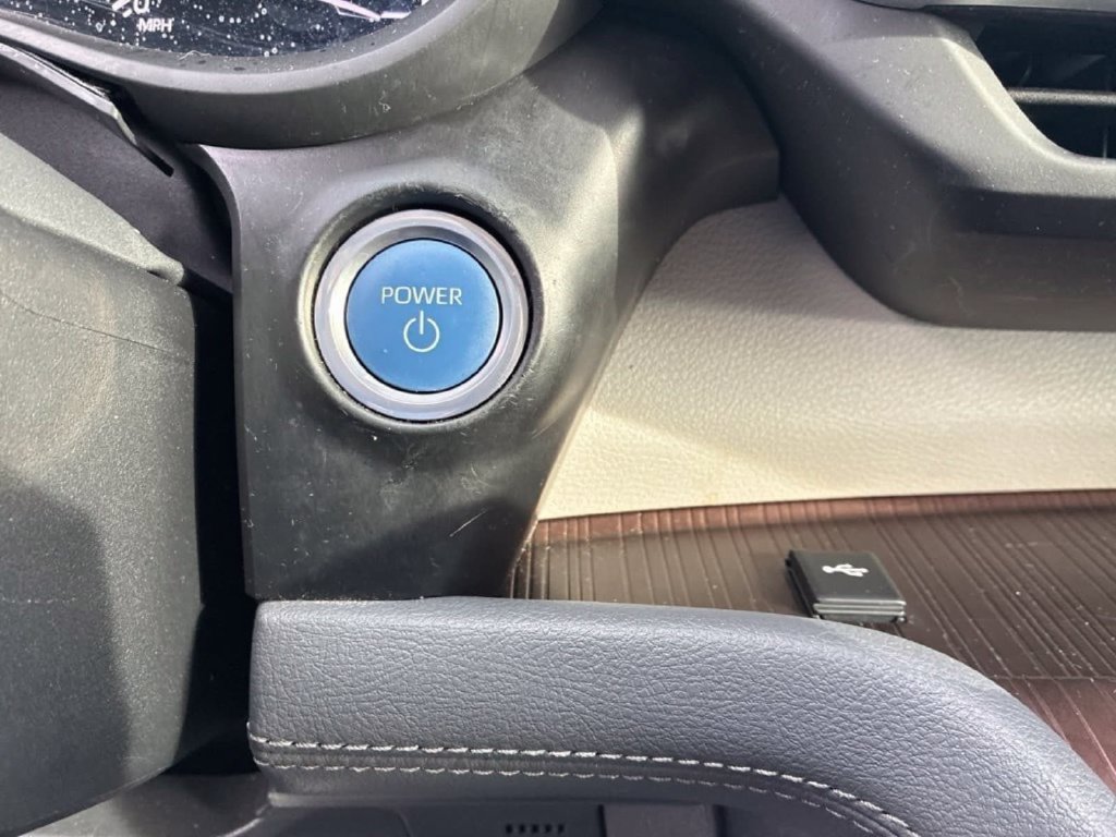Used 2024 Toyota Sienna XLE FWD image 31