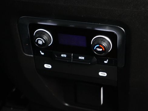 Used 2021 Chevrolet Tahoe Z71 image 36