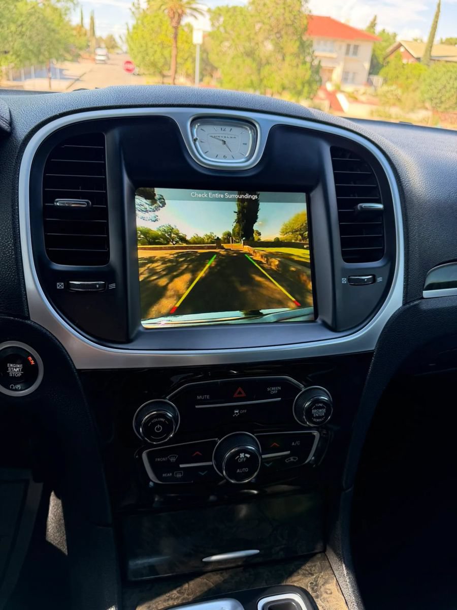Used 2019 Chrysler 300 Limited AWD/4WD image 15