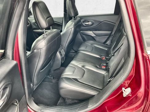 Used 2019 Jeep Cherokee Limited AWD/4WD image 13