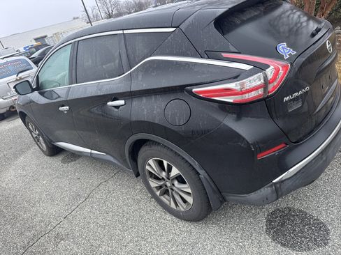 Used 2016 Chevrolet Suburban LT image 8