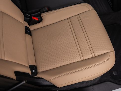 New 2026 Porsche Cayenne Coupe AWD/4WD image 38