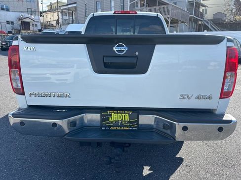 Used 2014 Nissan Frontier SV w/ SV Value Truck Package image 9