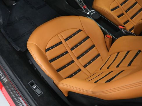 Used 2018 Ferrari 488 GTB image 25