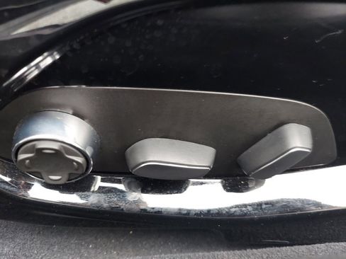 Used 2021 Chevrolet Corvette Stingray Premium Cpe w/ Z51 Performance Package image 15