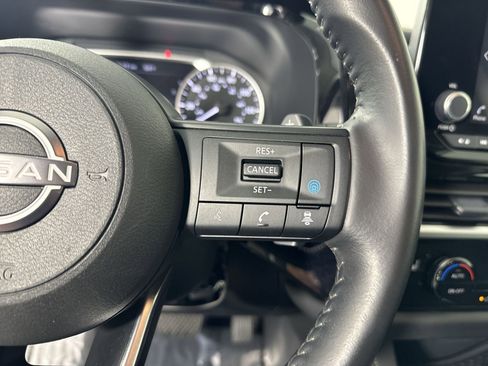 Certified 2025 Nissan Pathfinder SV image 14