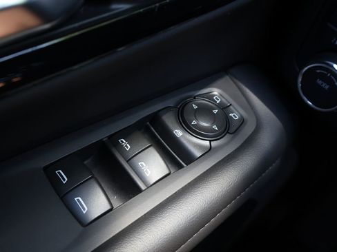 Used 2025 Chevrolet Tahoe LT AWD/4WD image 37