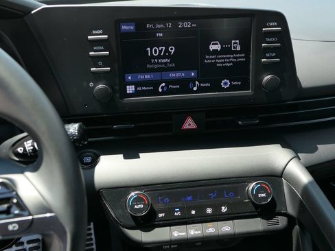 Certified 2025 Hyundai Elantra Sport FWD image 18