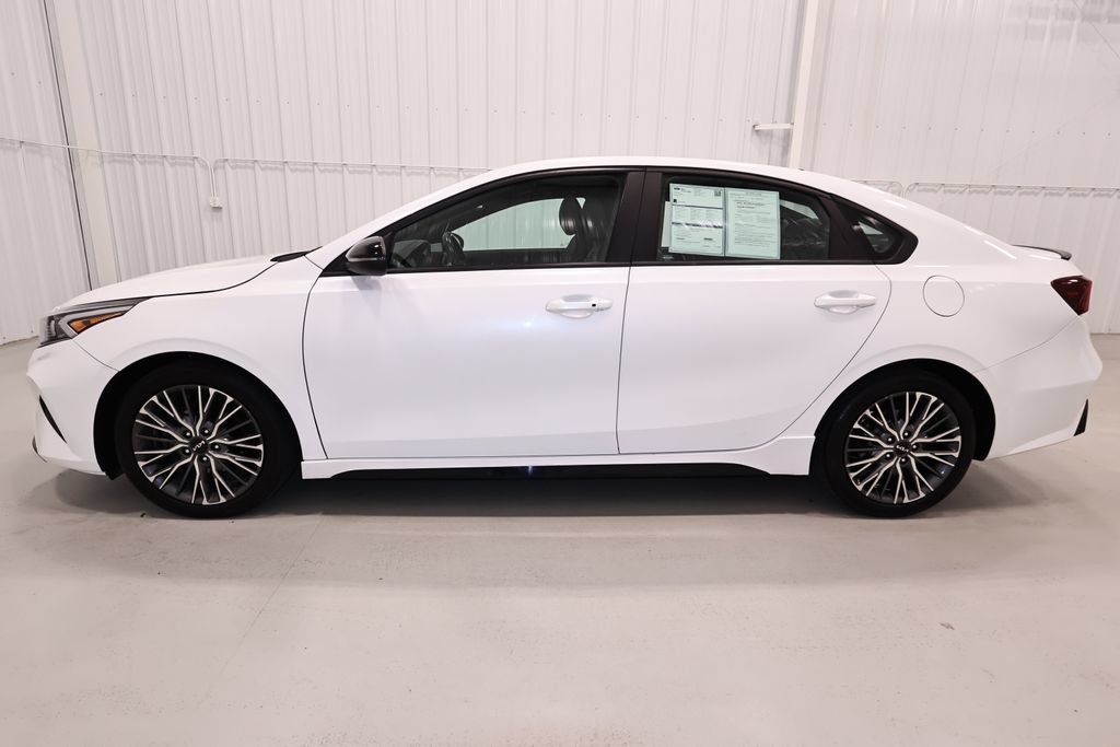 Used 2022 Kia Forte GT-Line w/ GT-Line Premium Package FWD image 7