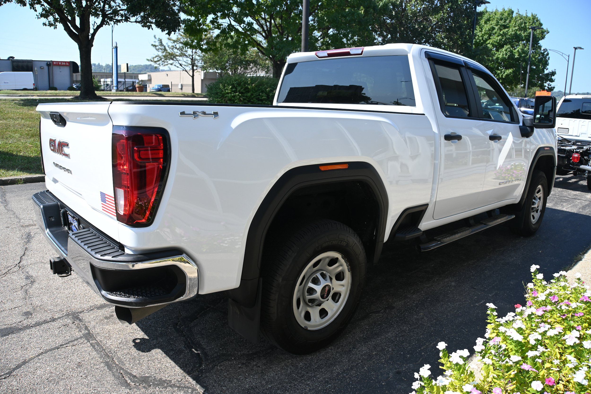 Used 2024 GMC Sierra 2500 Pro AWD/4WD image 5