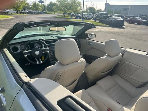 Used 2010 Ford Mustang Premium image 19