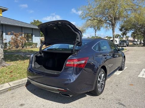 Used 2018 Toyota Avalon XLE FWD image 16