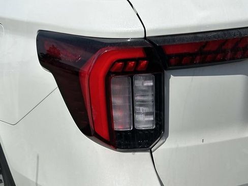 Used 2025 Ford Explorer ST-Line AWD/4WD image 7