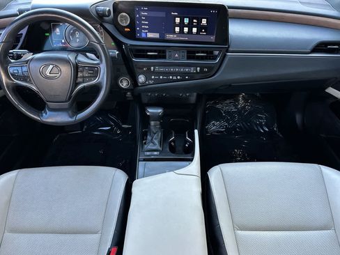 Used 2023 Lexus ES 300h w/ Premium Package image 3