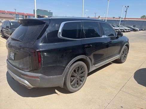 Used 2021 Kia Telluride EX w/ EX Premium Package image 3