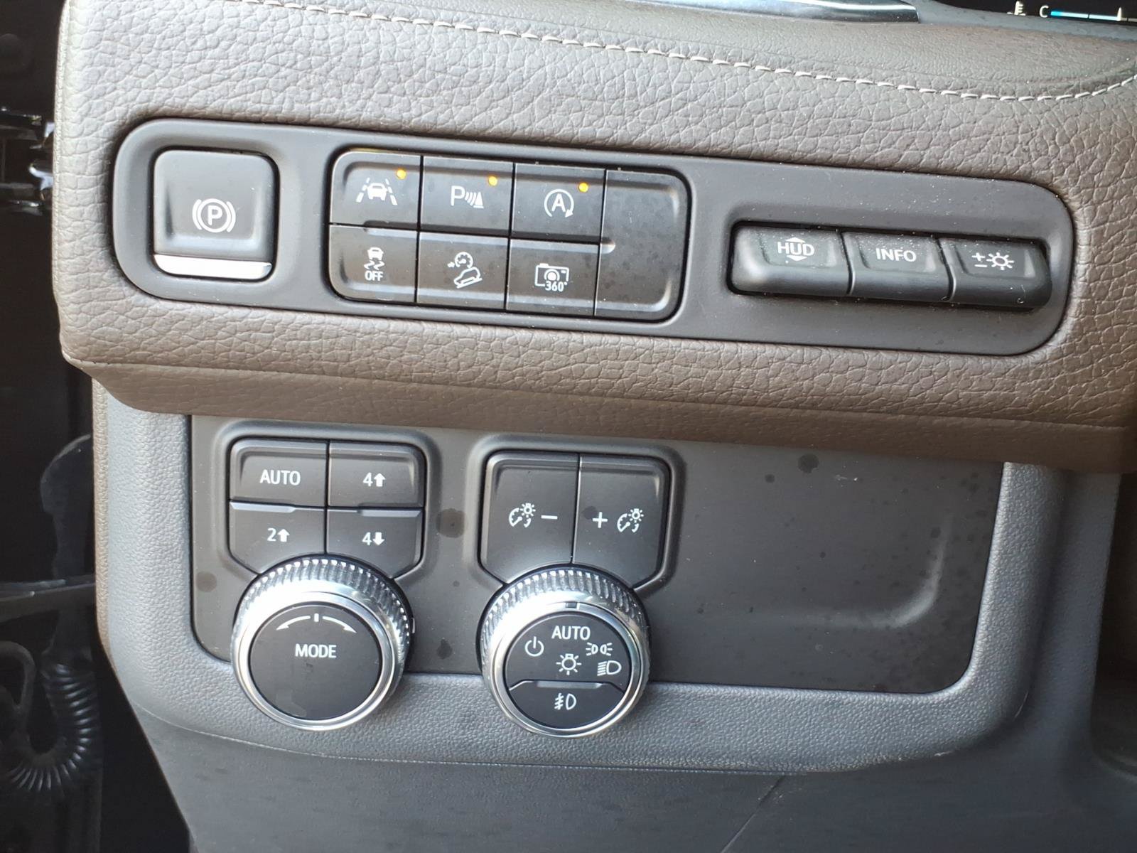 Certified 2024 GMC Yukon Denali AWD/4WD image 17