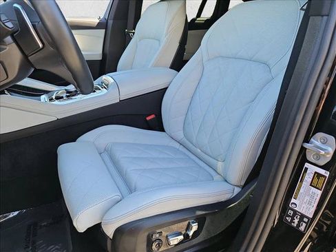 Used 2025 BMW X6 xDrive40i AWD/4WD image 17