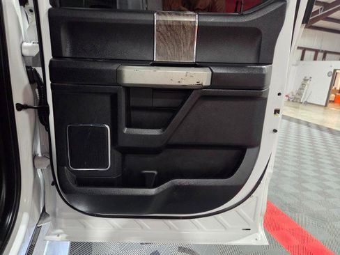 Used 2019 Ford F250 Lariat w/ Lariat Value Package image 36