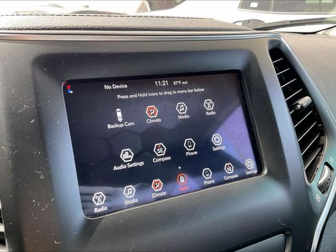 Used 2020 Jeep Cherokee Latitude Plus FWD image 31