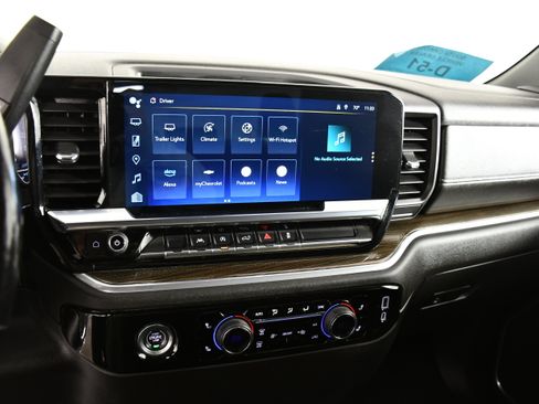 Used 2022 Chevrolet Silverado 1500 LT AWD/4WD image 27