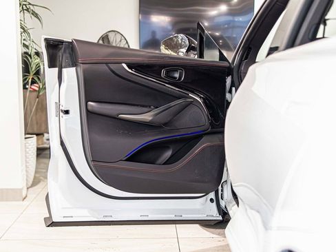 New 2026 Aston Martin DBX 707 image 32