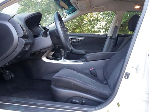 Used 2013 Nissan Altima 2.5 S FWD image 28