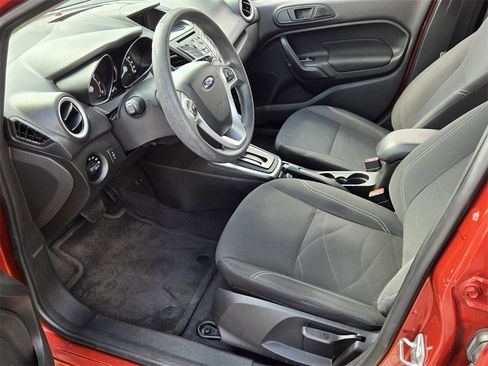 Used 2018 Ford Fiesta SE image 11
