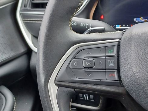 Used 2023 Jeep Grand Cherokee Altitude image 18