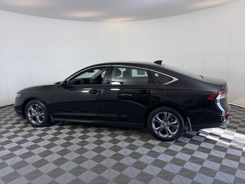 Used 2024 Honda Accord EX image 8