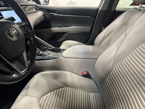 Used 2019 Toyota Camry LE image 7
