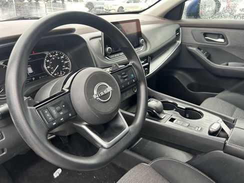 Used 2022 Nissan Rogue SV image 15