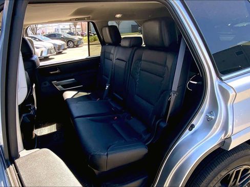 Used 2024 Toyota Sequoia SR5 w/ SR5 Premium Package AWD/4WD image 21