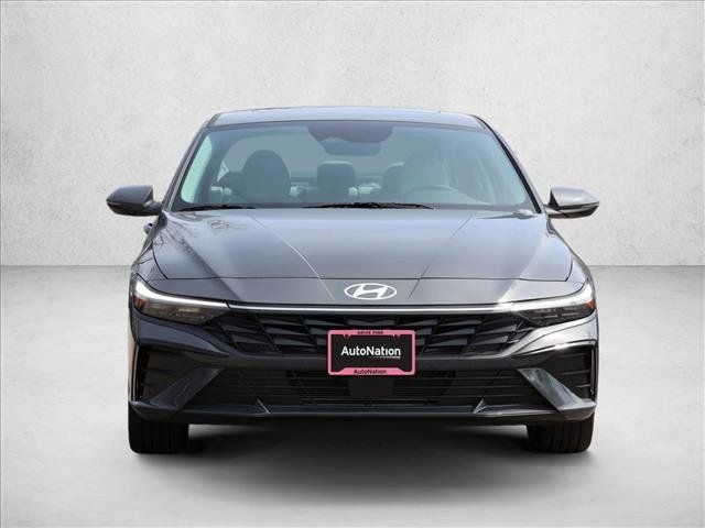 Certified 2026 Hyundai Elantra Limited FWD image 2