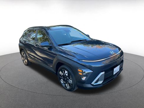 Used 2025 Hyundai Kona SEL image 1