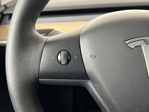 Used 2023 Tesla Model Y Long Range image 8