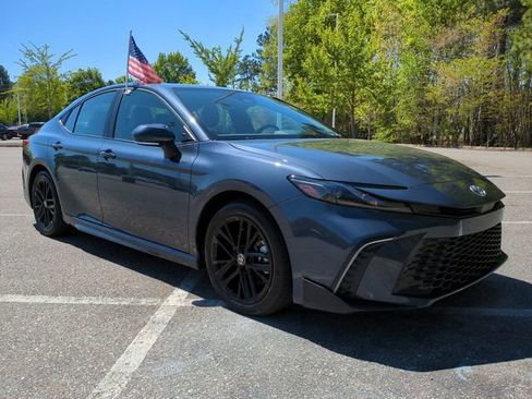 Used 2026 Toyota Camry SE w/ Convenience Package image 2