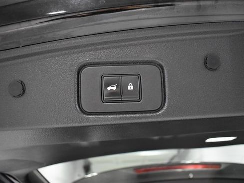 Used 2022 Nissan Pathfinder SL w/ Lighting Package (N92) image 34