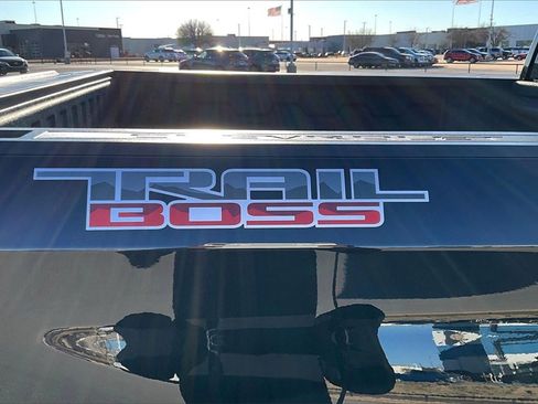 Used 2024 Chevrolet Silverado 1500 LT Trail Boss w/ LT Trail Boss Premium Package image 34