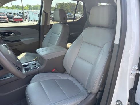 Used 2021 Chevrolet Traverse Premier image 9