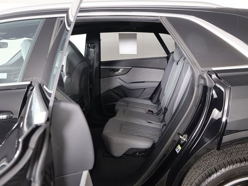 Used 2025 Audi SQ8 Premium Plus image 35