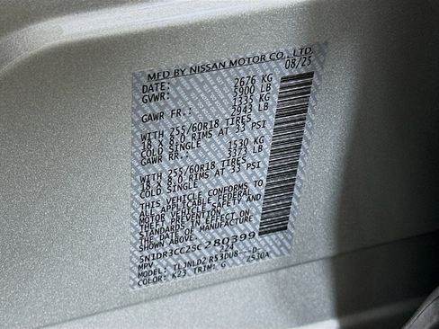 Used 2025 Nissan Pathfinder SL AWD/4WD image 12