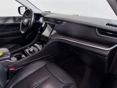 Used 2021 Jeep Grand Cherokee L Limited AWD/4WD image 31