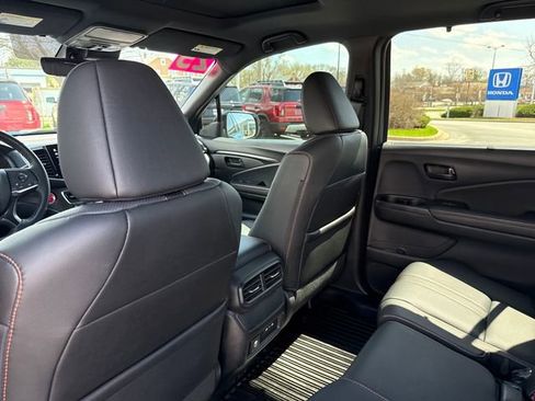 Used 2025 Honda Passport TrailSport image 22